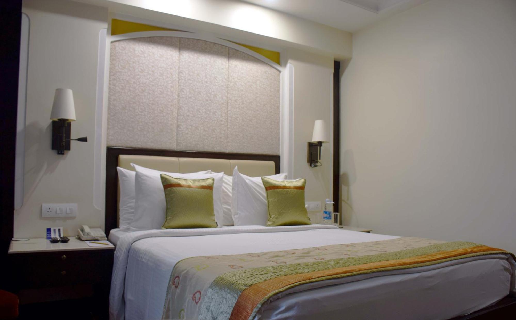 La Place Sarovar Portico Lucknow Dış mekan fotoğraf